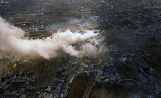 Syrian army fights in Syria's Darayya