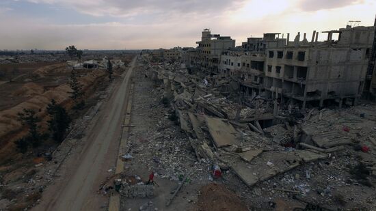 Syrian army fights in Syria's Darayya
