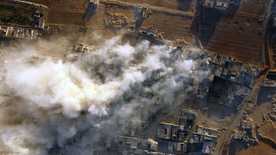 Syrian army fights in Syria's Darayya