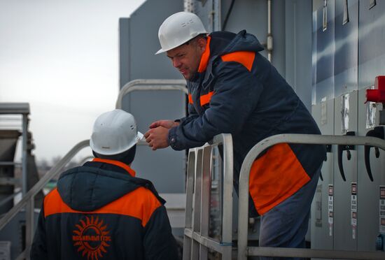 Fifteen mobile gas turbine power plants generate power for Crimea