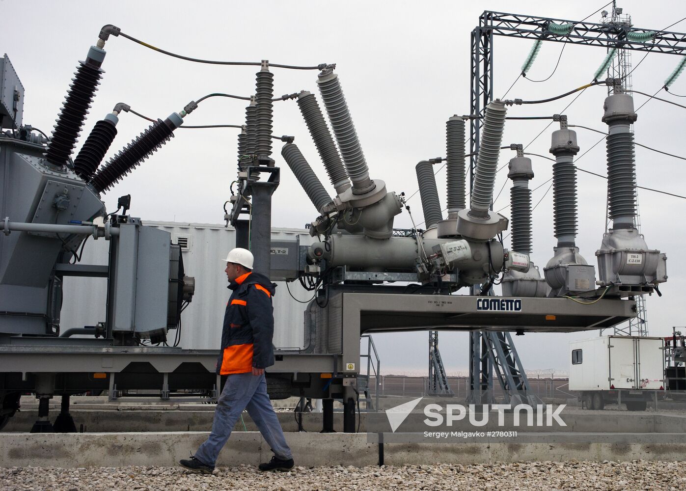 Fifteen mobile gas turbine power plants generate power for Crimea