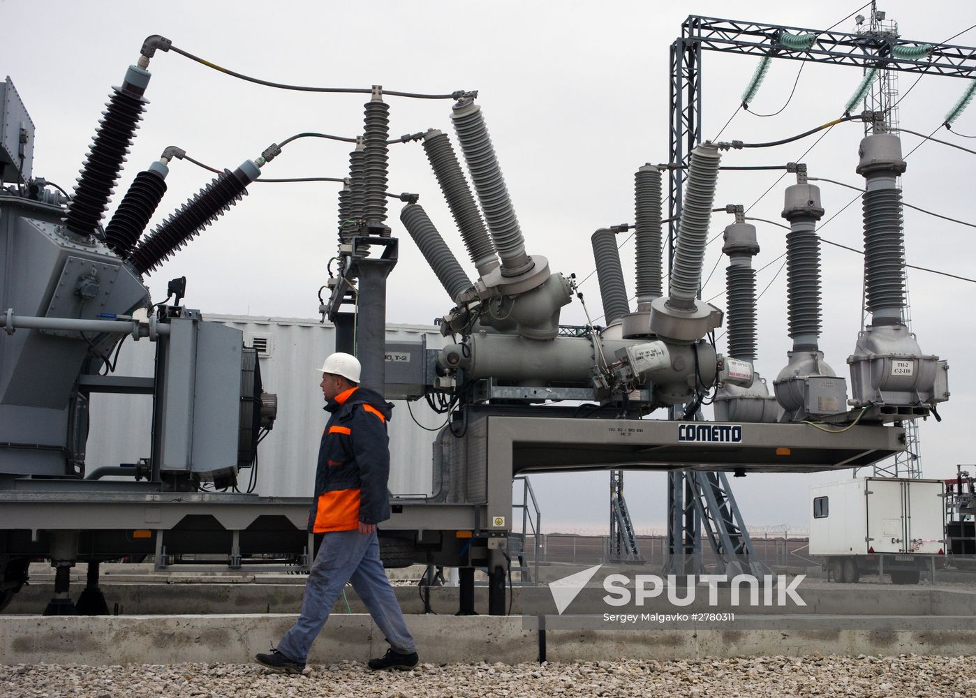 Fifteen mobile gas turbine power plants generate power for Crimea