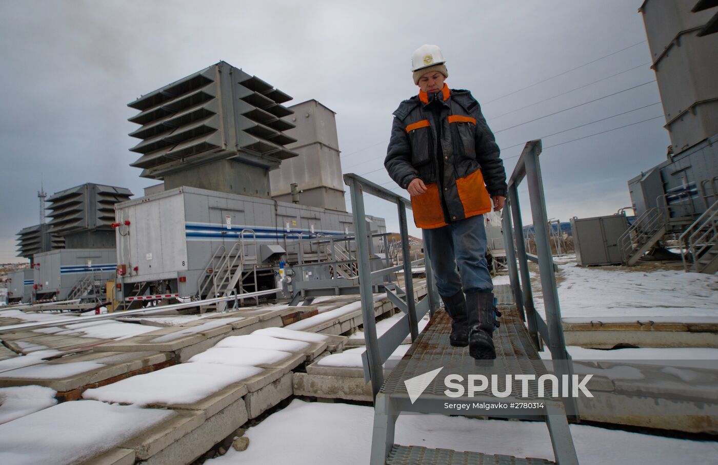 Fifteen mobile gas turbine power plants generate power for Crimea