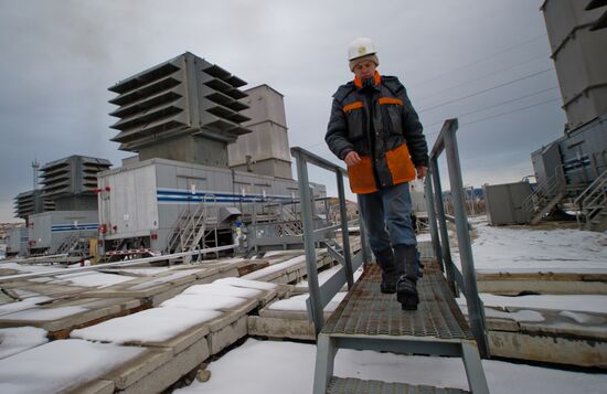 Fifteen mobile gas turbine power plants generate power for Crimea