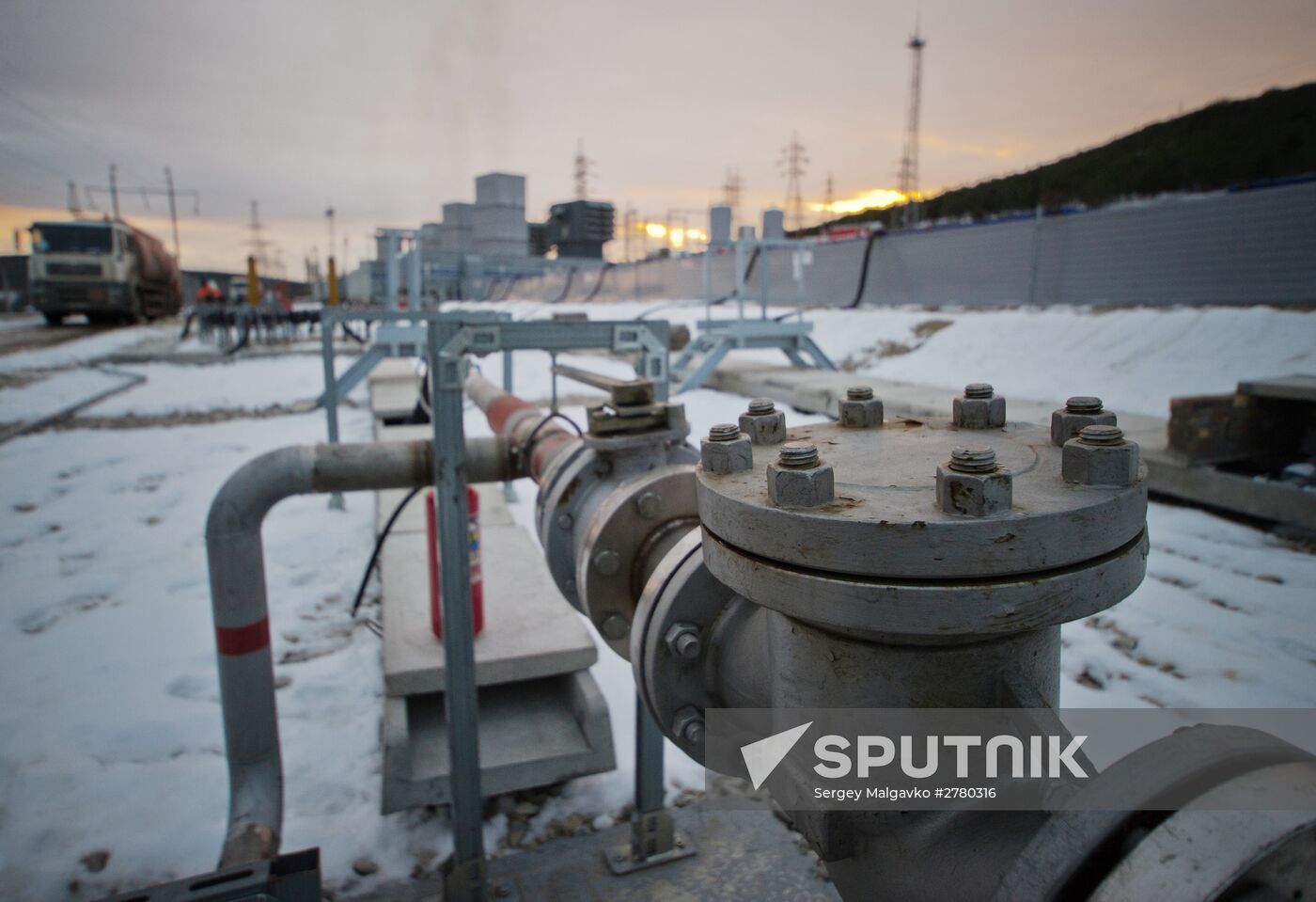 Fifteen mobile gas turbine power plants generate power for Crimea