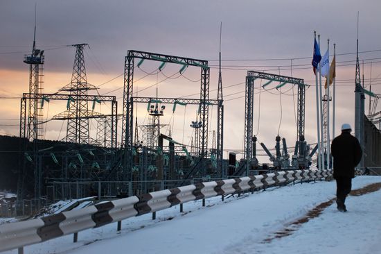 Fifteen mobile gas turbine power plants generate power for Crimea