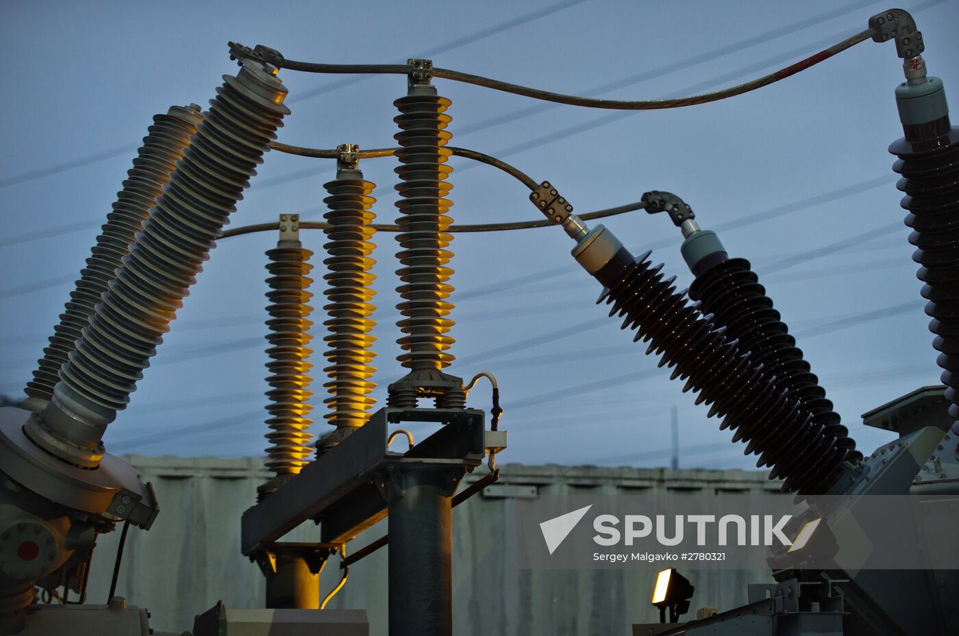 Fifteen mobile gas turbine power plants generate power for Crimea