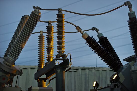 Fifteen mobile gas turbine power plants generate power for Crimea