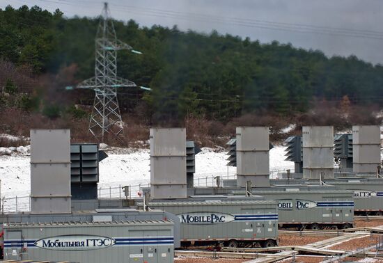 Fifteen mobile gas turbine power plants generate power for Crimea