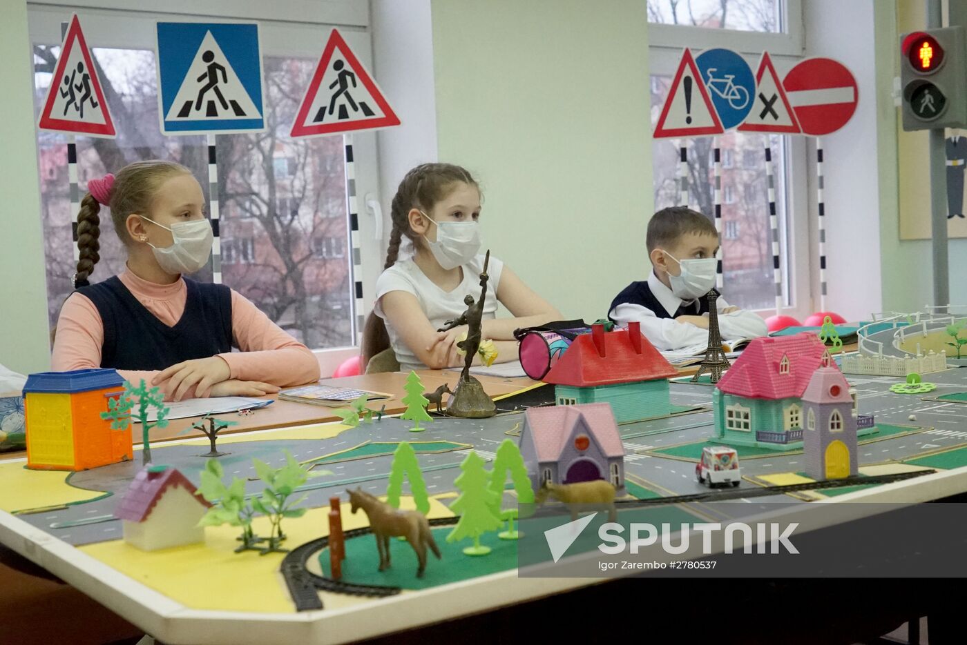 Kaliningrad schoolchildren study driving regulations