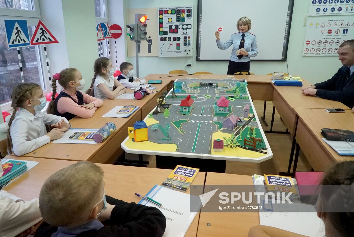 Kaliningrad schoolchildren study driving regulations