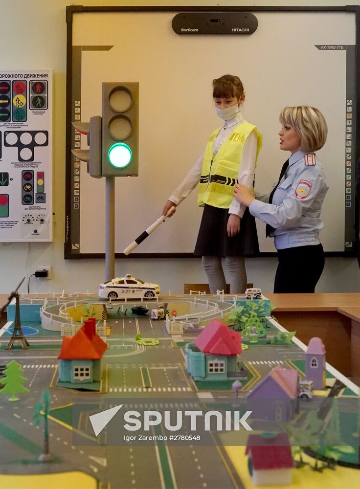 Kaliningrad schoolchildren study driving regulations