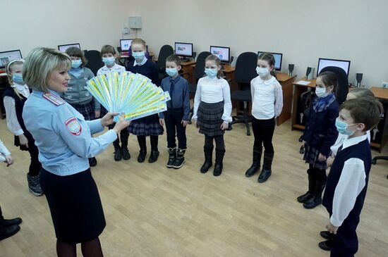 Kaliningrad schoolchildren study driving regulations