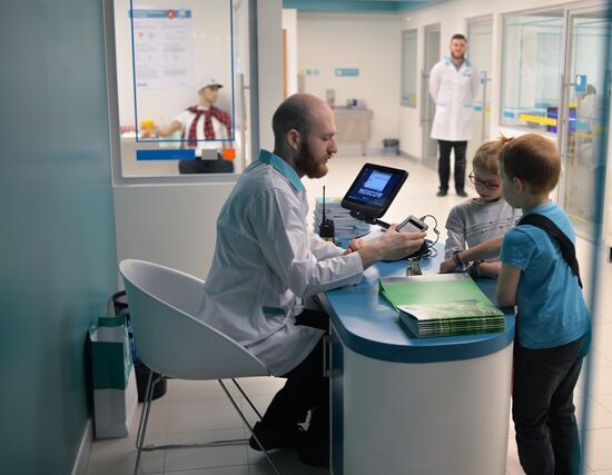Kidzania game training park opens in Moscow