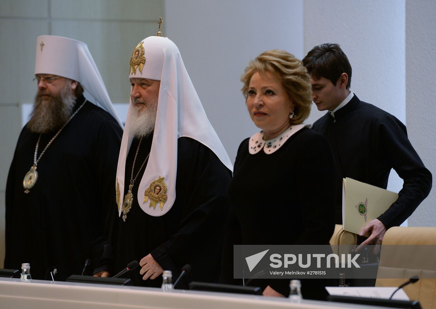 Fourth Christmas parliamentary meetnigs. Plenary meeting.