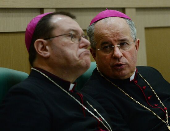 Fourth Christmas parliamentary meetnigs. Plenary meeting.