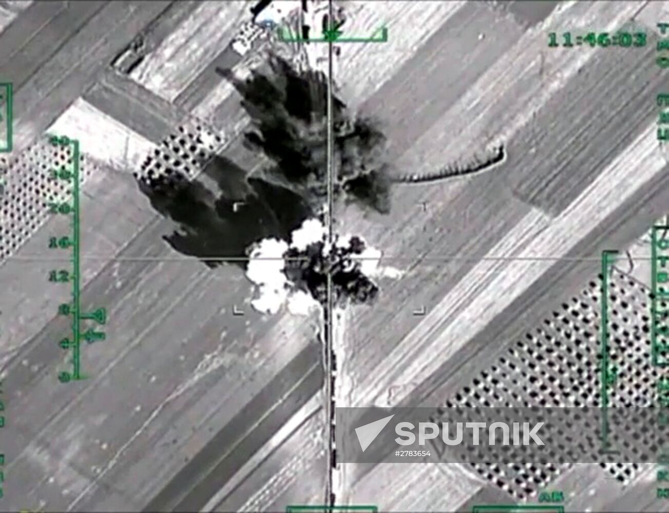 Russian warplanes destroy ISIS infrastructure in Syria