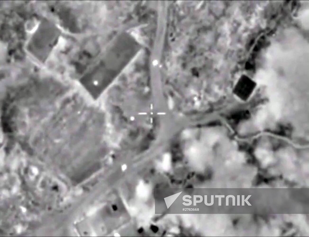 Russian warplanes destroy ISIS infrastructure in Syria