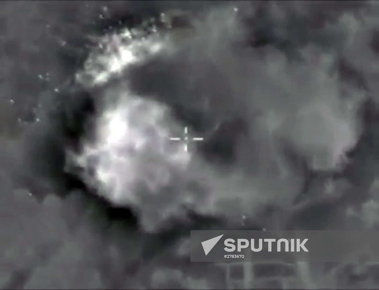 Russian warplanes destroy ISIS infrastructure in Syria