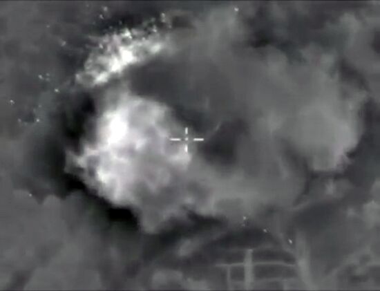 Russian warplanes destroy ISIS infrastructure in Syria