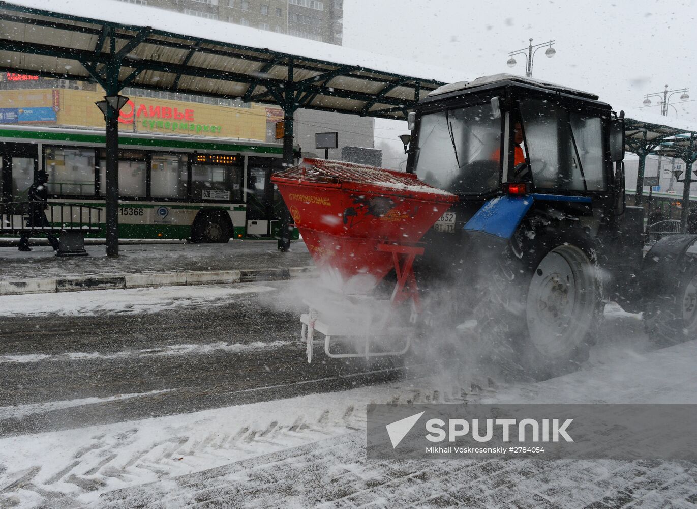 Road deicing in Moscow