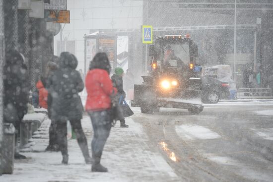 Moscow roads treated with deicing chemicals