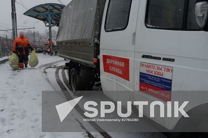 Moscow roads treated with deicing chemicals