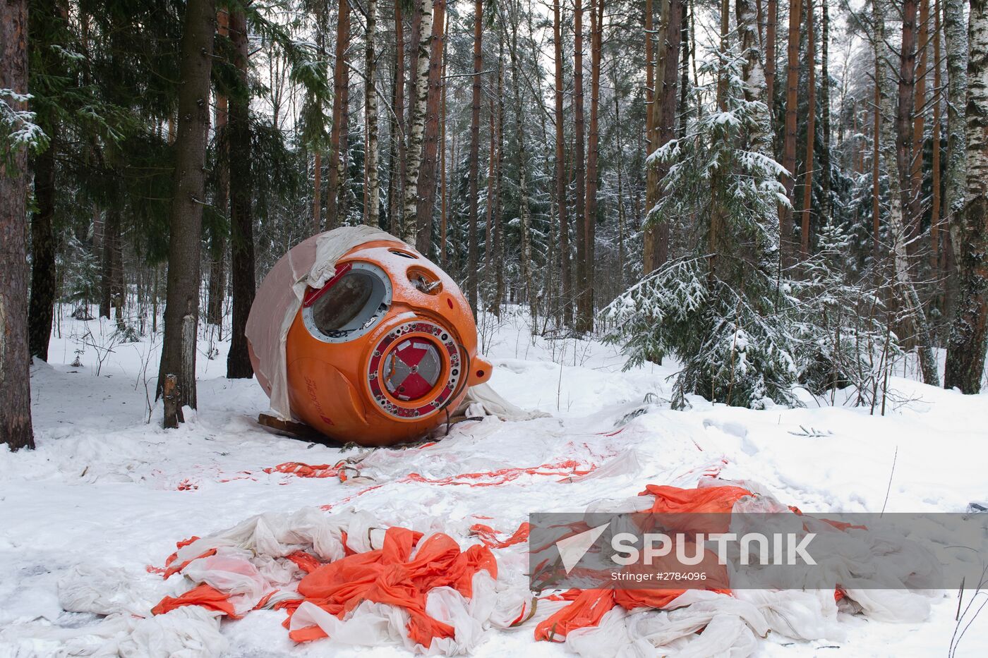 Expedition 54/55 crew conduct winter forest survival training