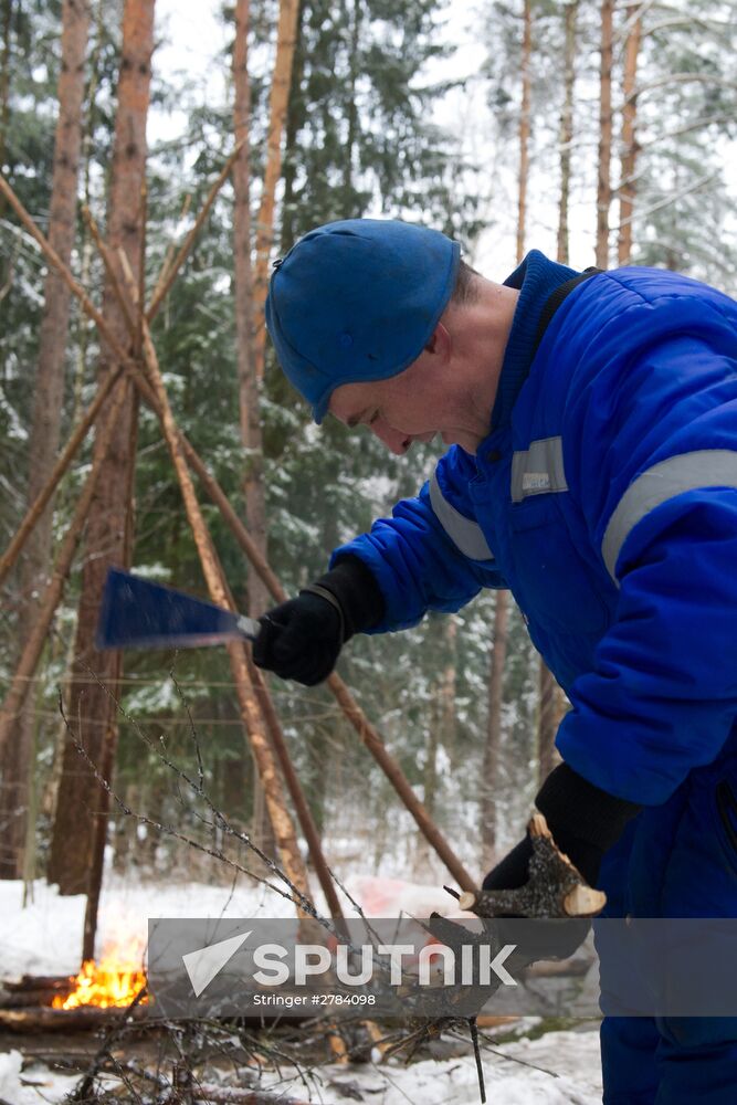 Expedition 54/55 crew conduct winter forest survival training