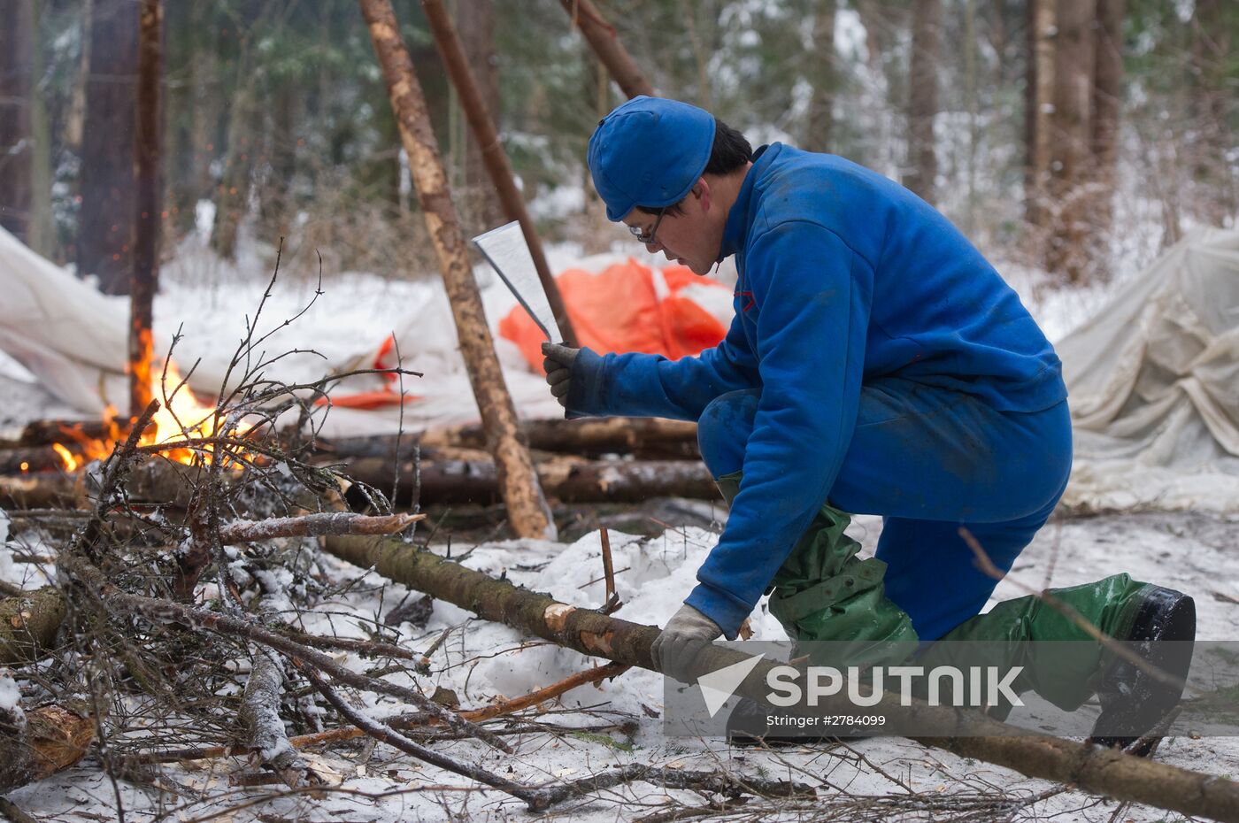 Expedition 54/55 crew conduct winter forest survival training