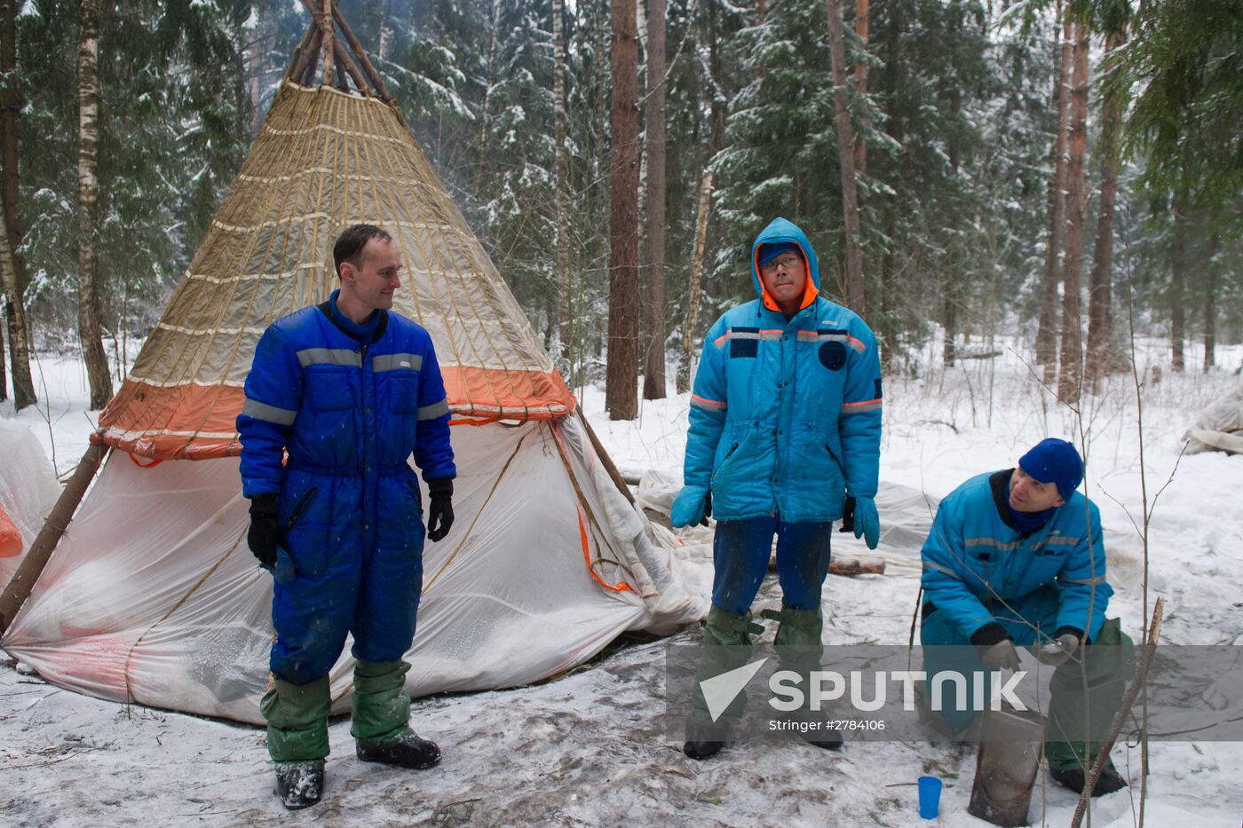 Expedition 54/55 crew conduct winter forest survival training