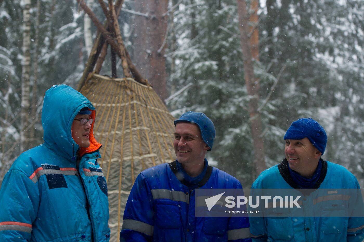 Expedition 54/55 crew conduct winter forest survival training