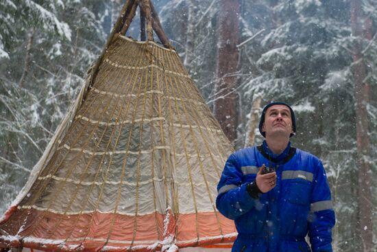 Expedition 54/55 crew conduct winter forest survival training