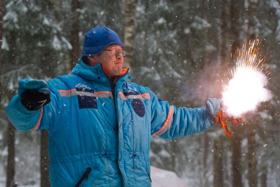 Expedition 54/55 crew conduct winter forest survival training