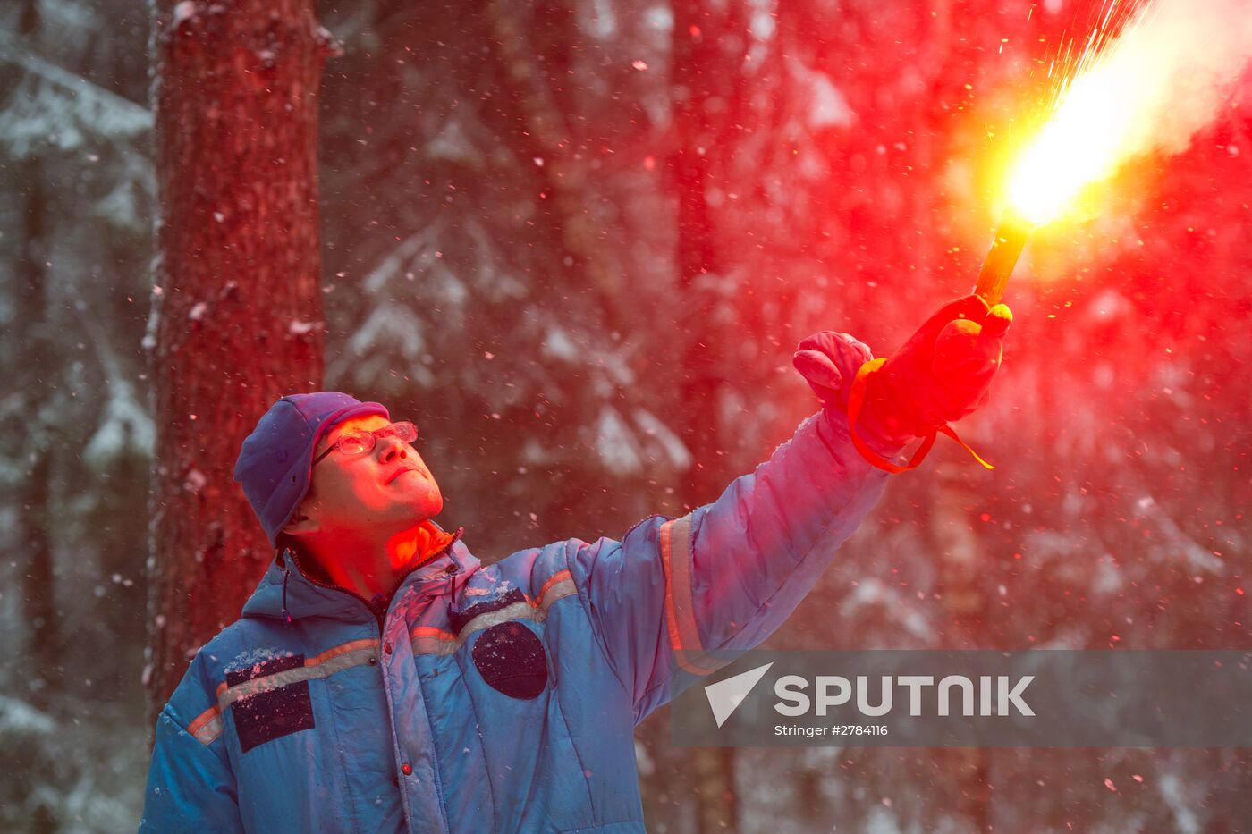 Expedition 54/55 crew conduct winter forest survival training