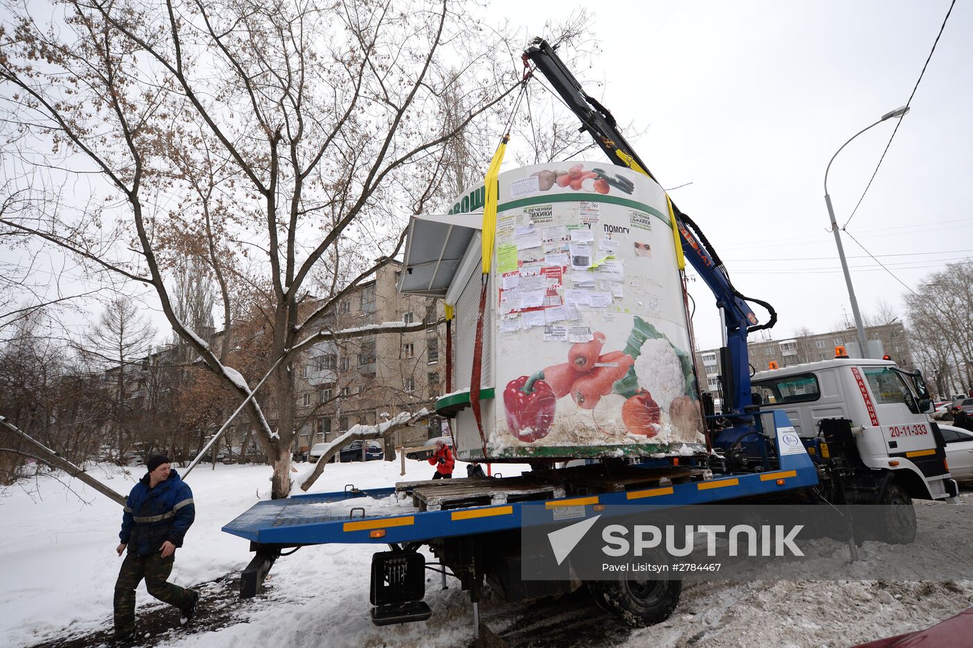 Unauthorized kiosks demolished in Yekaterinburg