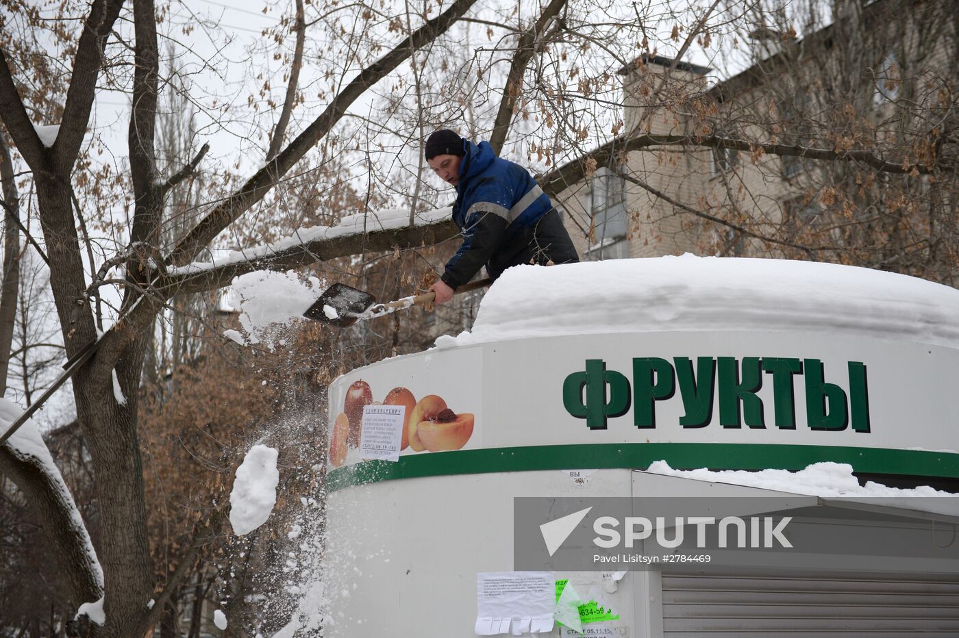 Unauthorized kiosks demolished in Yekaterinburg