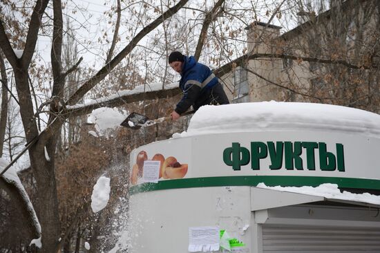 Unauthorized kiosks demolished in Yekaterinburg