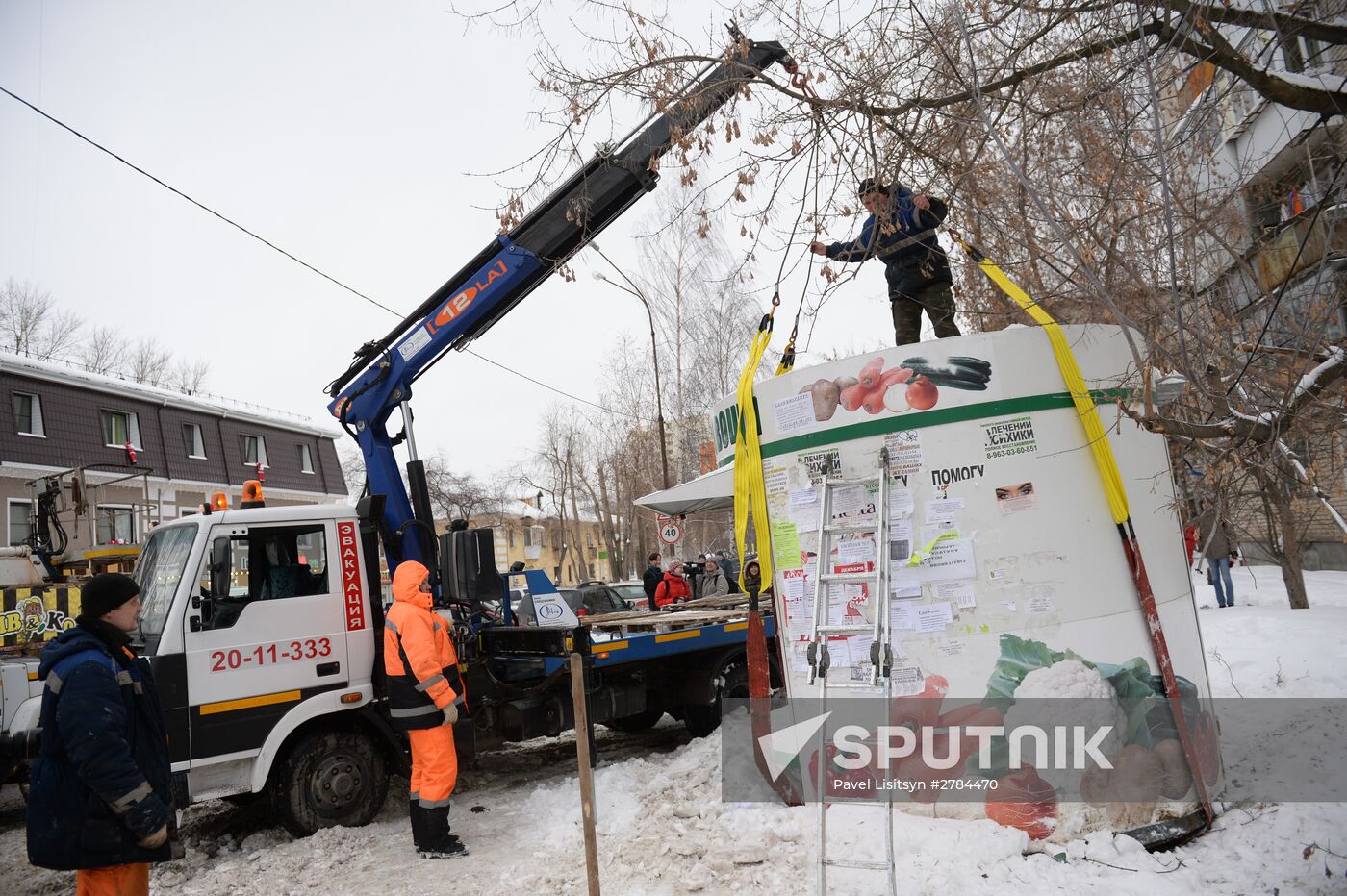 Unauthorized kiosks demolished in Yekaterinburg