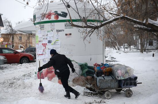 Unauthorized kiosks demolished in Yekaterinburg
