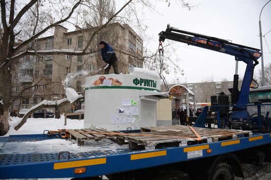 Unauthorized kiosks demolished in Yekaterinburg