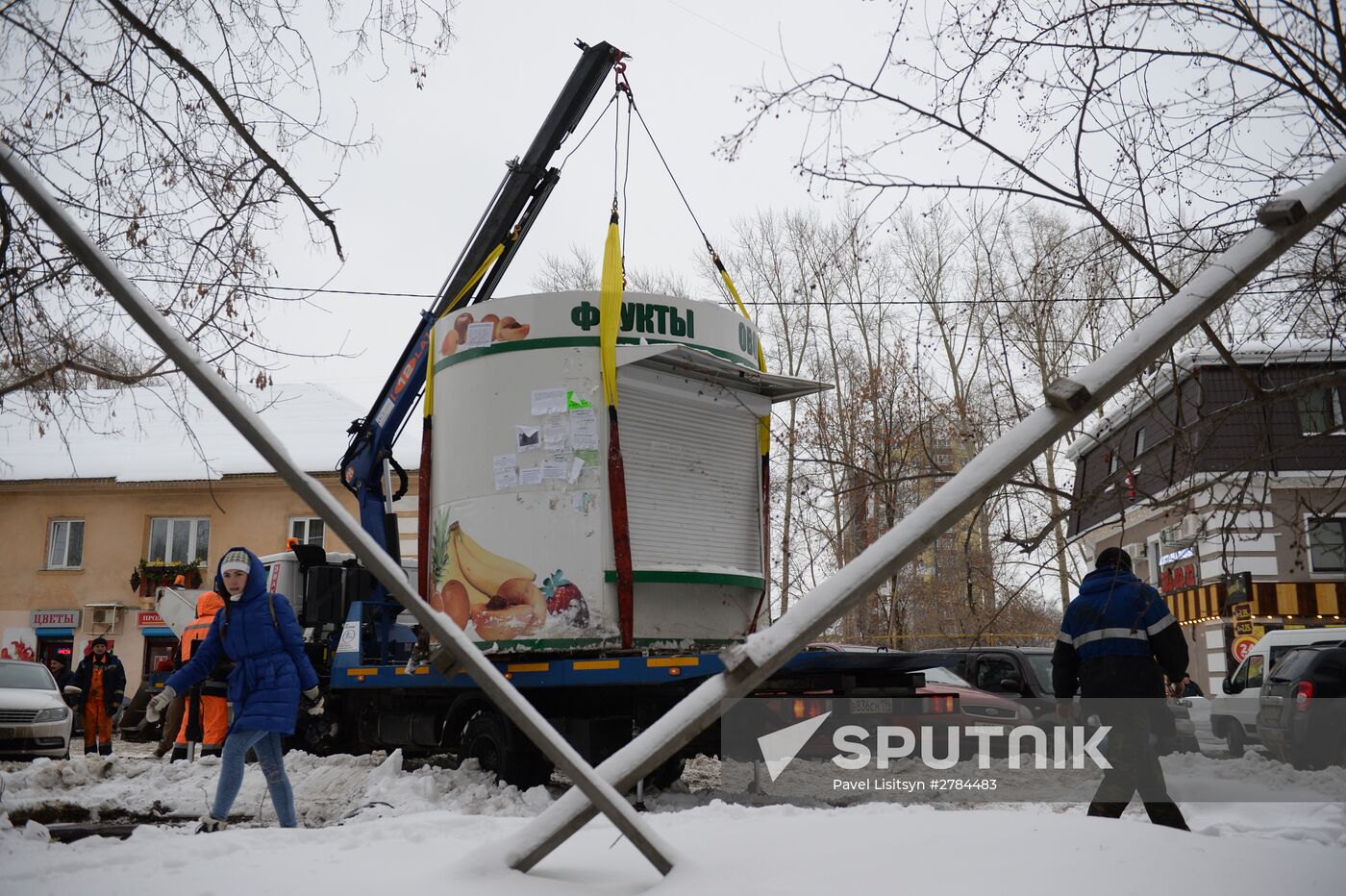 Unauthorized kiosks demolished in Yekaterinburg