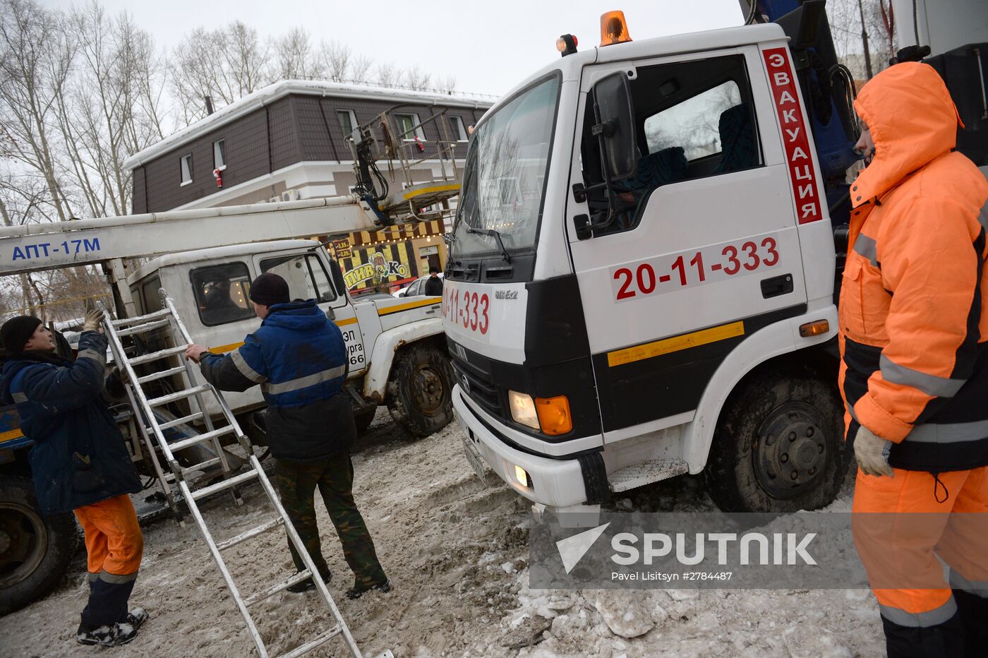 Unauthorized kiosks demolished in Yekaterinburg