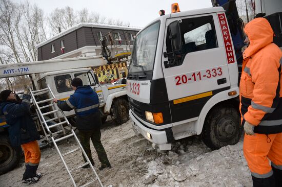 Unauthorized kiosks demolished in Yekaterinburg