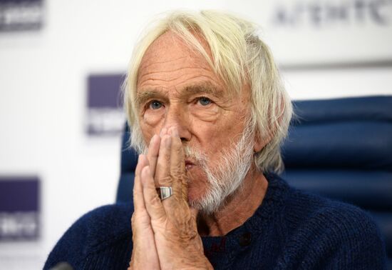News conference with French actor Pierre Richard
