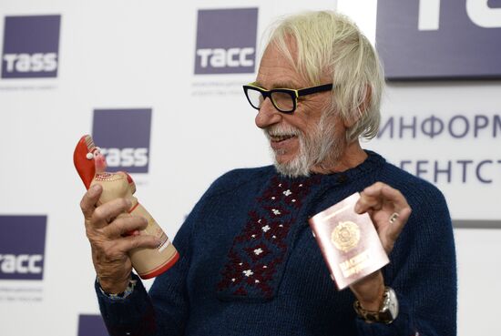 News conference with French actor Pierre Richard