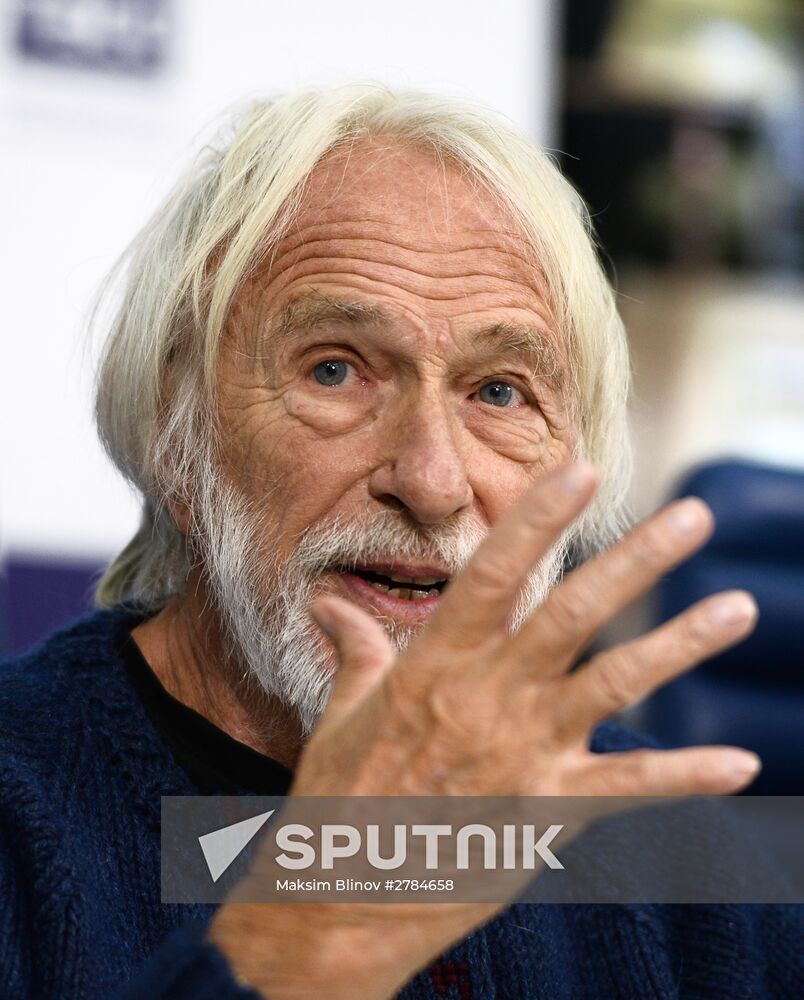 News conference with French actor Pierre Richard