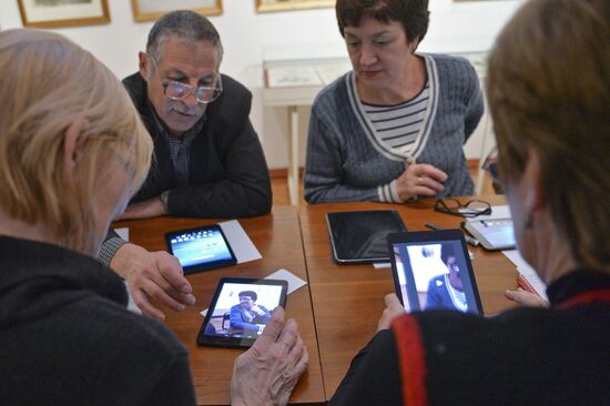 Tablet Training for the Elderly course in Moscow
