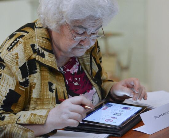 Tablet Training for the Elderly course in Moscow