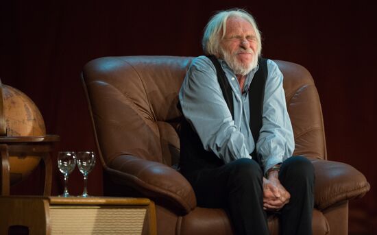 Pierre Richard III show premiered